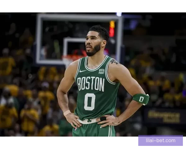 豪瑟里程碑成绿军队史第十位投中700三分球球员