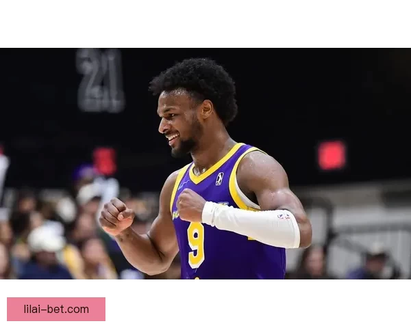 布朗尼背靠背连胜带领南湾湖人13战全胜 雷迪克称赞其努力表现